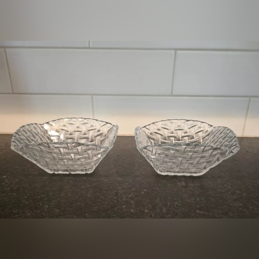 Clear glass square bowls with lattice pattern set of 2